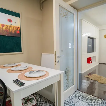 Апартаменты Luxury Flat Next To Mall Бухарест