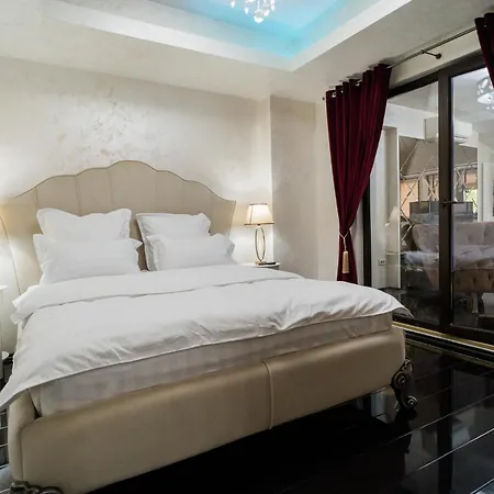 Luxury Flat Next To Mall Апартаменты *