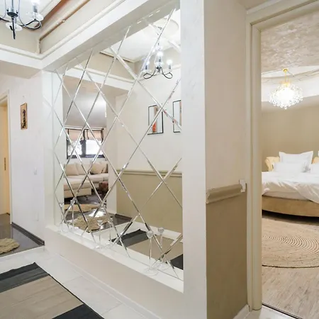 Luxury Flat Next To Mall * بوخارست